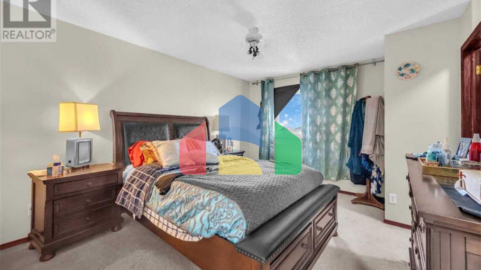 Residential - Single Family Home - Calgary, Canada - Canada