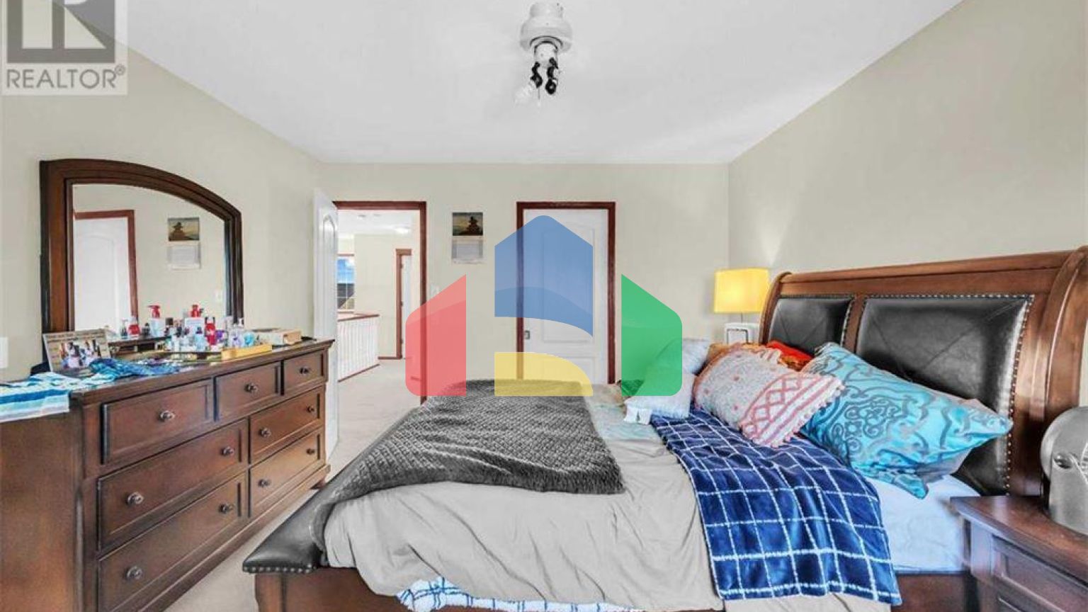 Residential - Single Family Home - Calgary, Canada - Canada