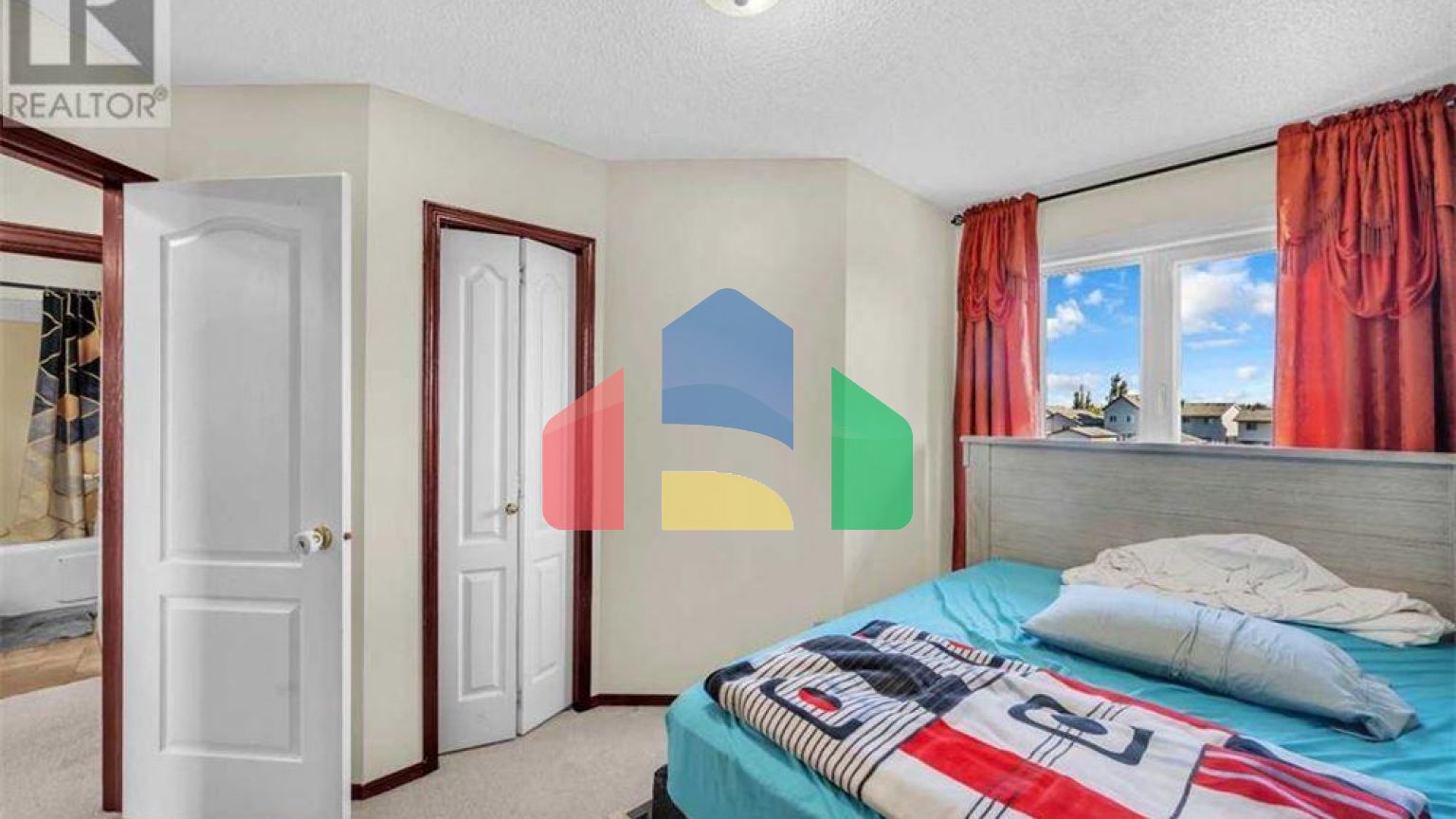 Residential - Single Family Home - Calgary, Canada - Canada