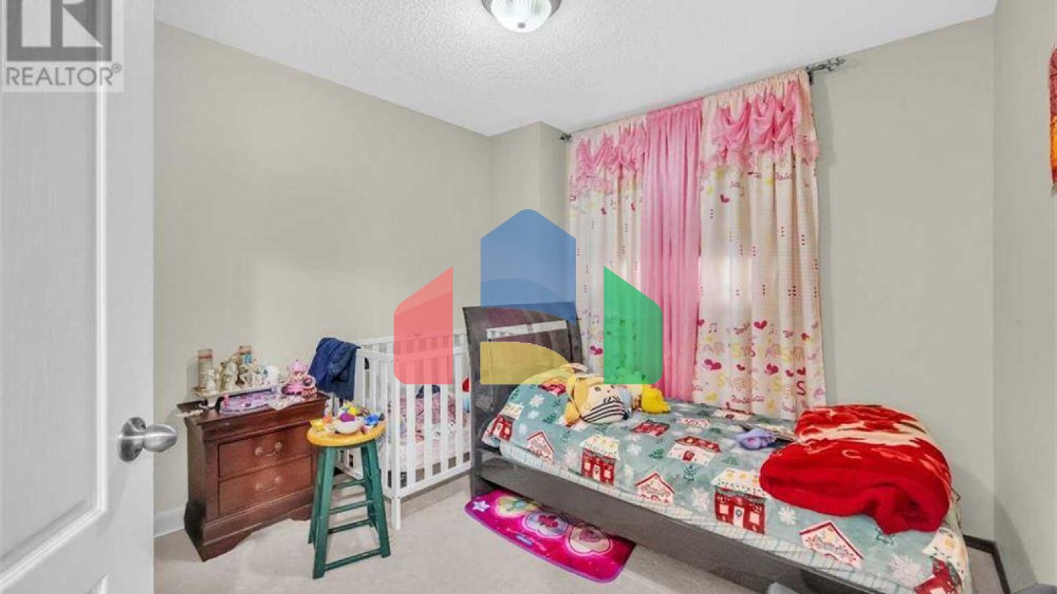 Residential - Single Family Home - Calgary, Canada - Canada