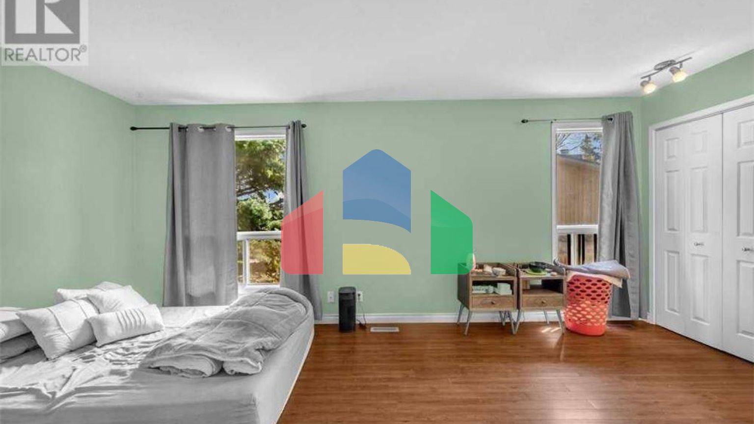 Residential - Townhouse - Calgary, Canada - Canada