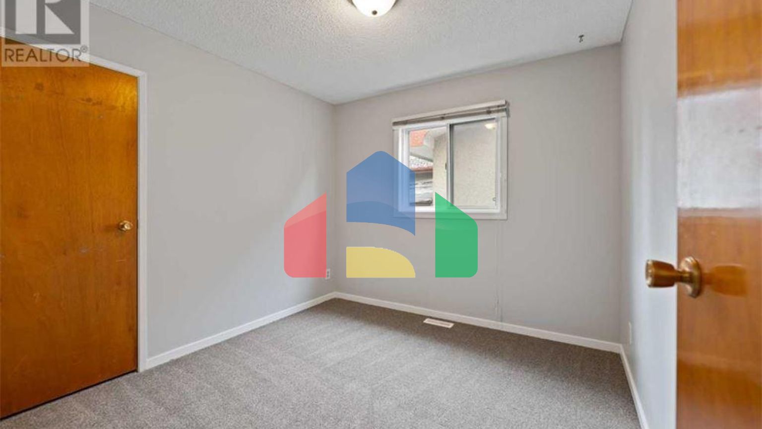 Residential - Single Family Home - Calgary, Canada - Canada