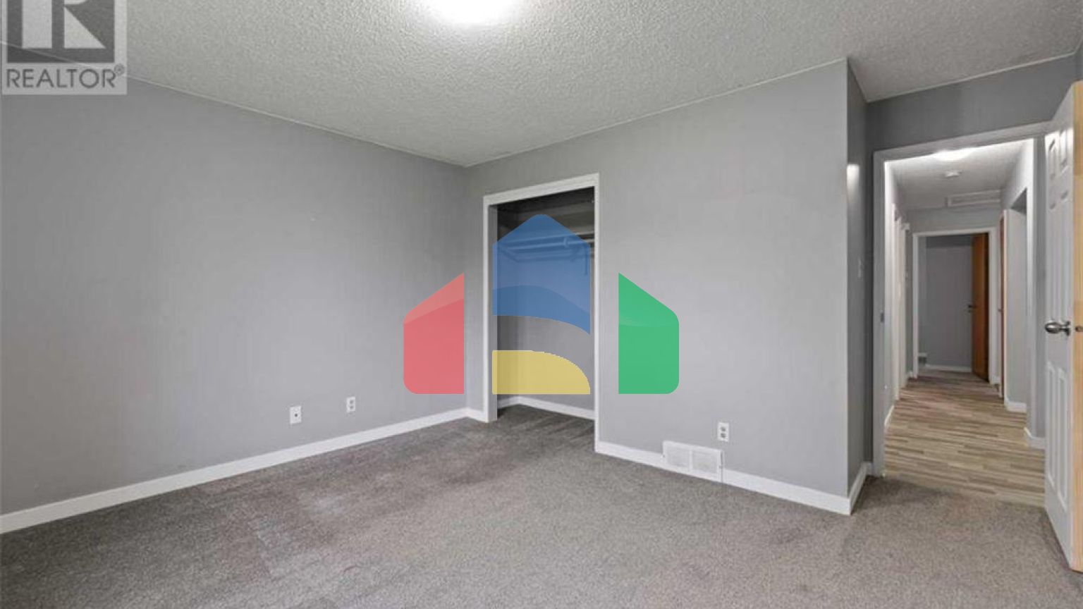 Residential - Single Family Home - Calgary, Canada - Canada