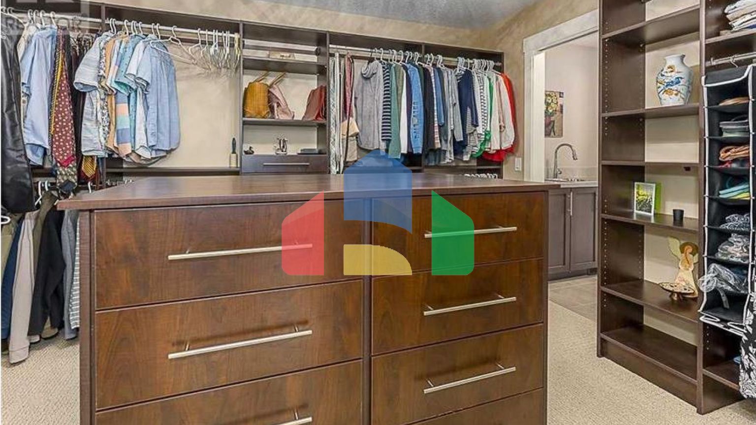 Residential - Single Family Home - Calgary, Canada - Canada