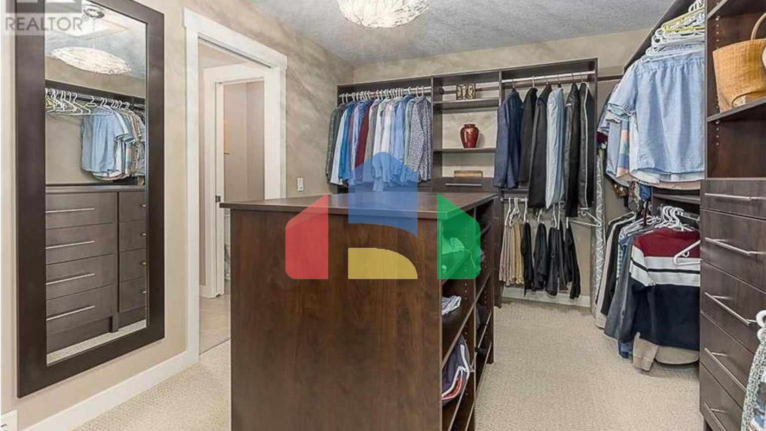 Residential - Single Family Home - Calgary, Canada - Canada