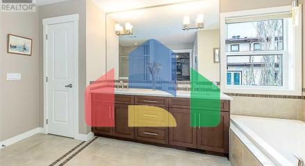 Residential - Single Family Home - Calgary, Canada - Canada