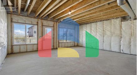 Residential - Single Family Home - Calgary, Canada - Canada