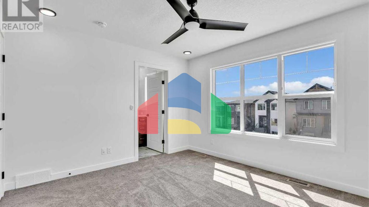 Residential - Single Family Home - Calgary, Canada - Canada