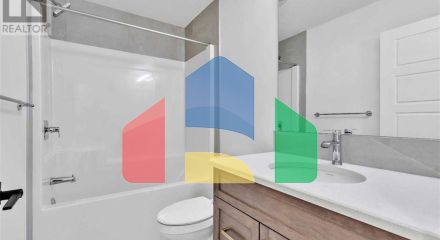 Residential - Single Family Home - Calgary, Canada - Canada