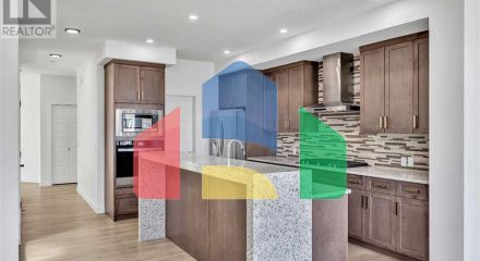 Residential - Single Family Home - Calgary, Canada - Canada