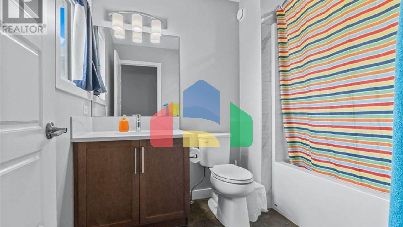 Residential - Single Family Home - Calgary, Canada - Canada