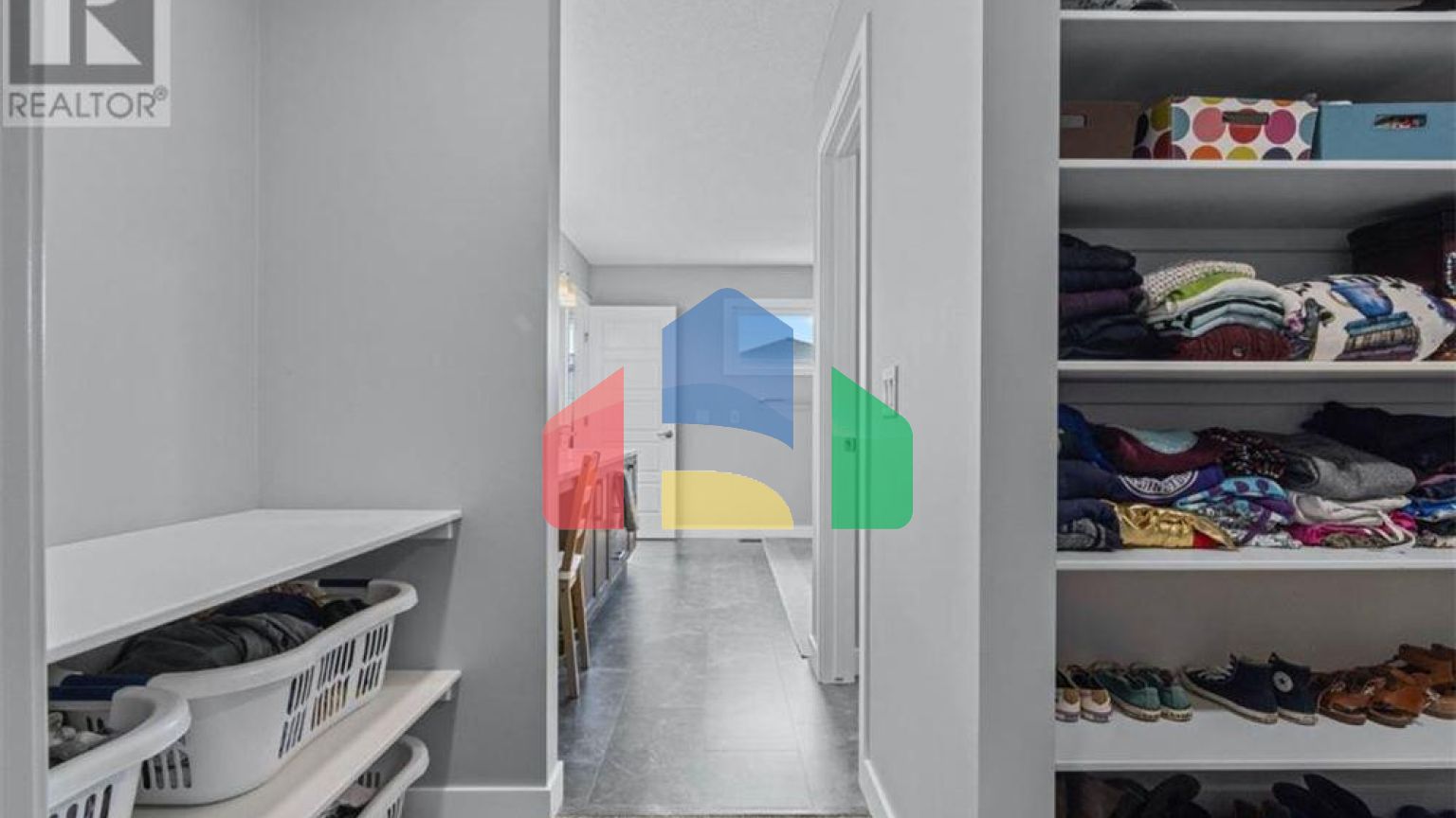 Residential - Single Family Home - Calgary, Canada - Canada