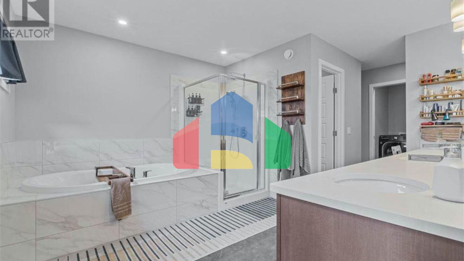 Residential - Single Family Home - Calgary, Canada - Canada