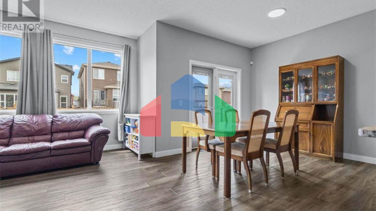 Residential - Single Family Home - Calgary, Canada - Canada