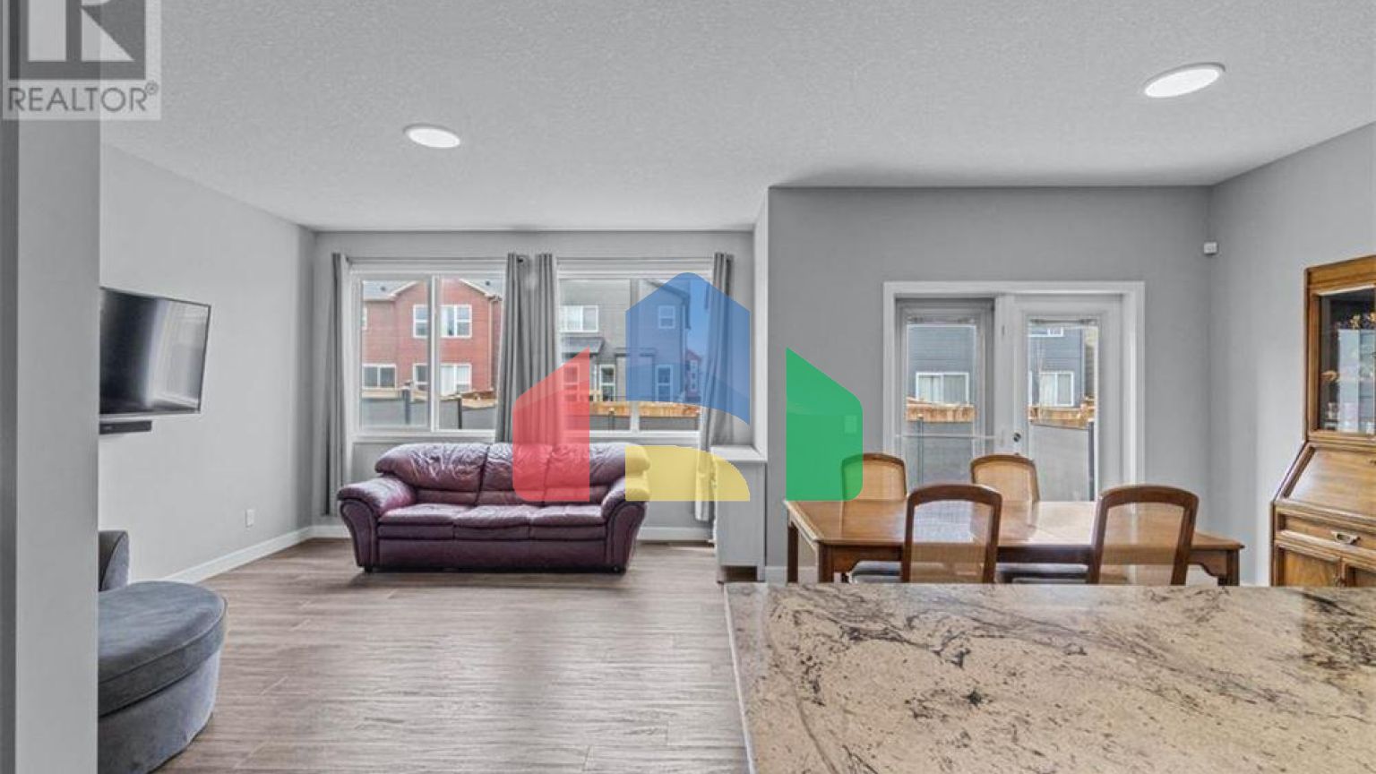 Residential - Single Family Home - Calgary, Canada - Canada