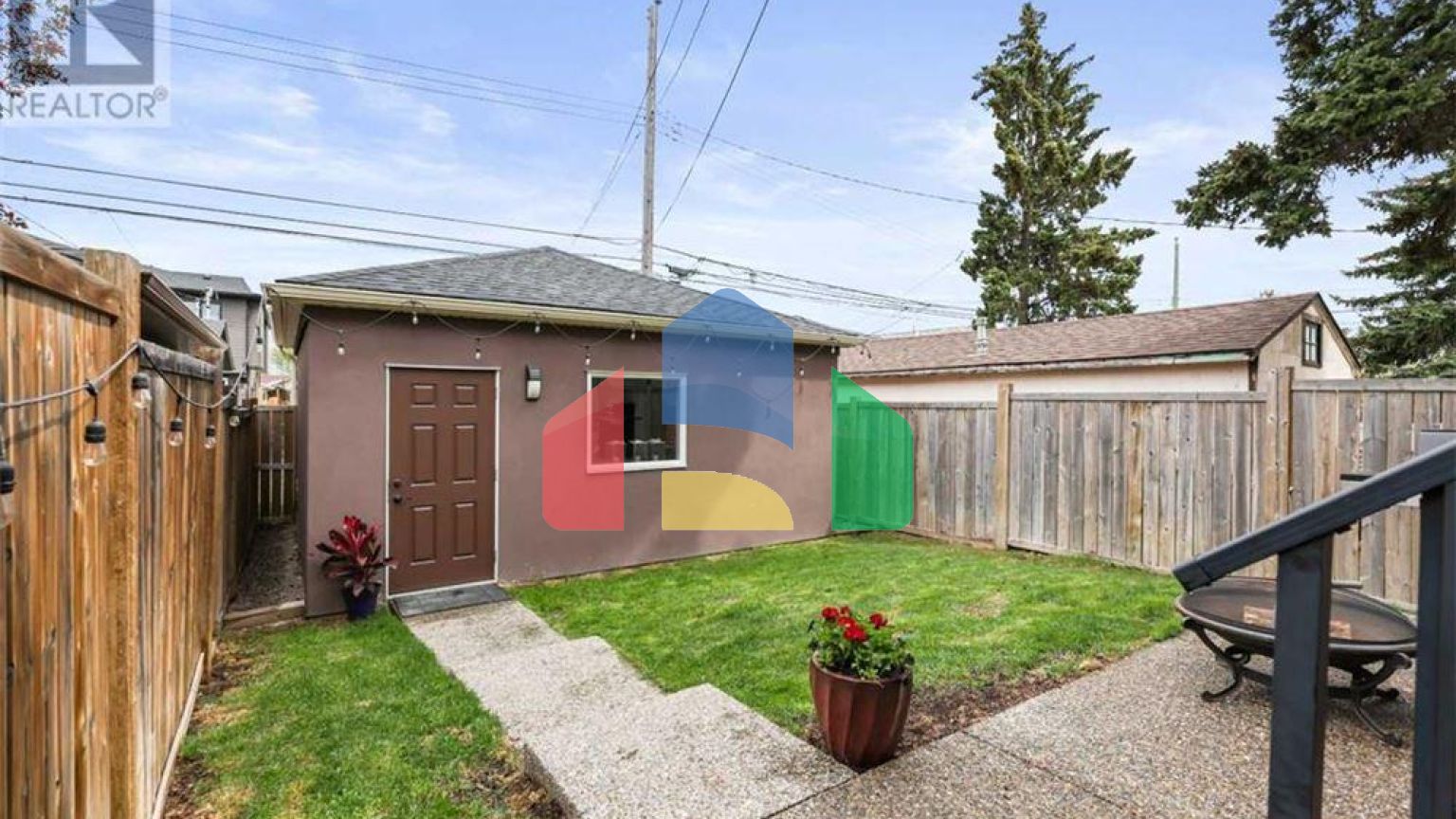 Residential - Single Family Home - Calgary, Canada - Canada