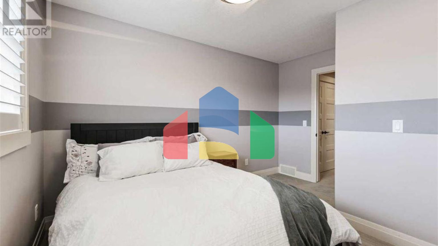 Residential - Single Family Home - Calgary, Canada - Canada