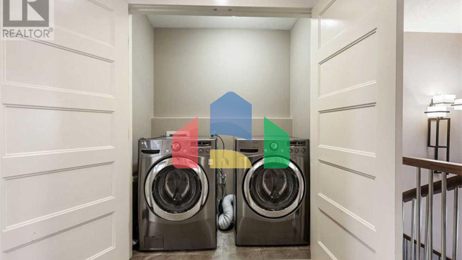 Residential - Single Family Home - Calgary, Canada - Canada