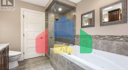 Residential - Single Family Home - Calgary, Canada - Canada