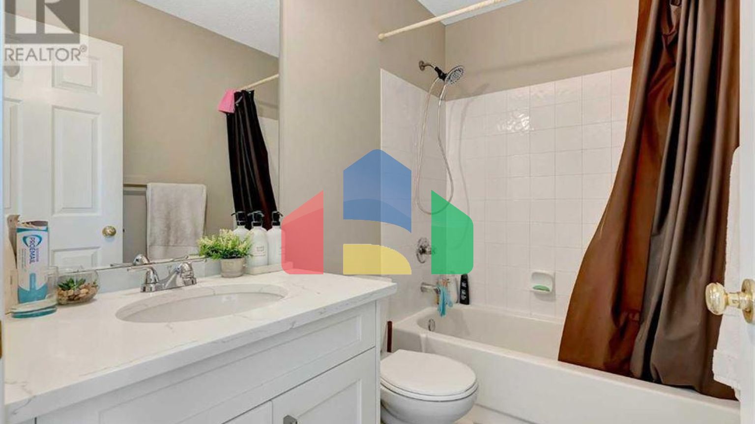 Residential - Single Family Home - Calgary, Canada - Canada