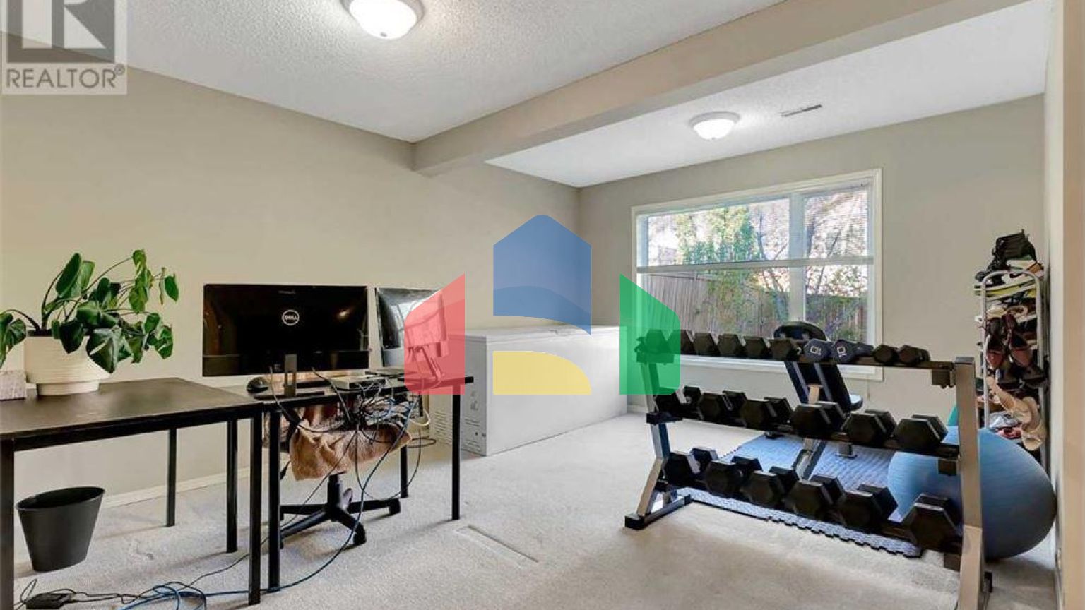 Residential - Single Family Home - Calgary, Canada - Canada