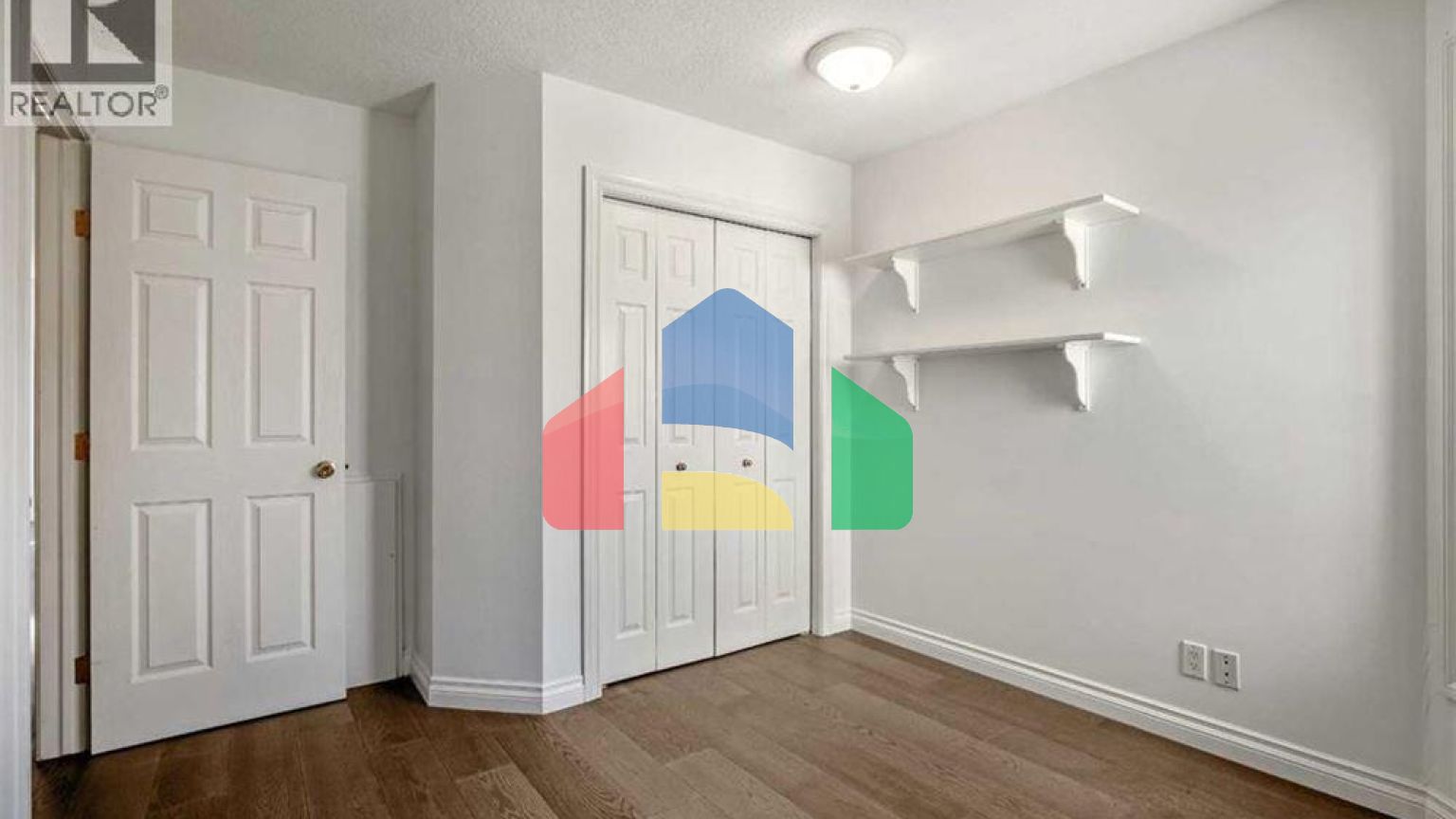 Residential - Single Family Home - Calgary, Canada - Canada