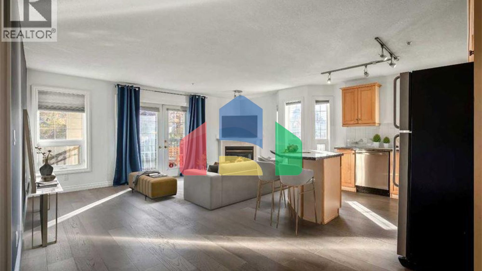 Residential - Single Family Home - Calgary, Canada - Canada