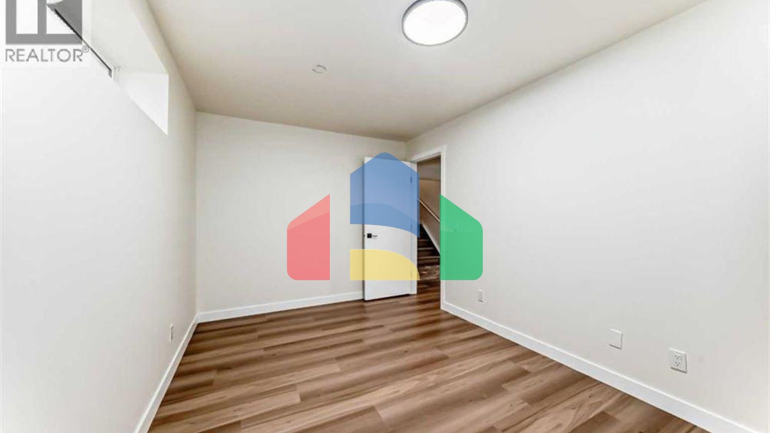 Residential - Single Family Home - Calgary, Canada - Canada