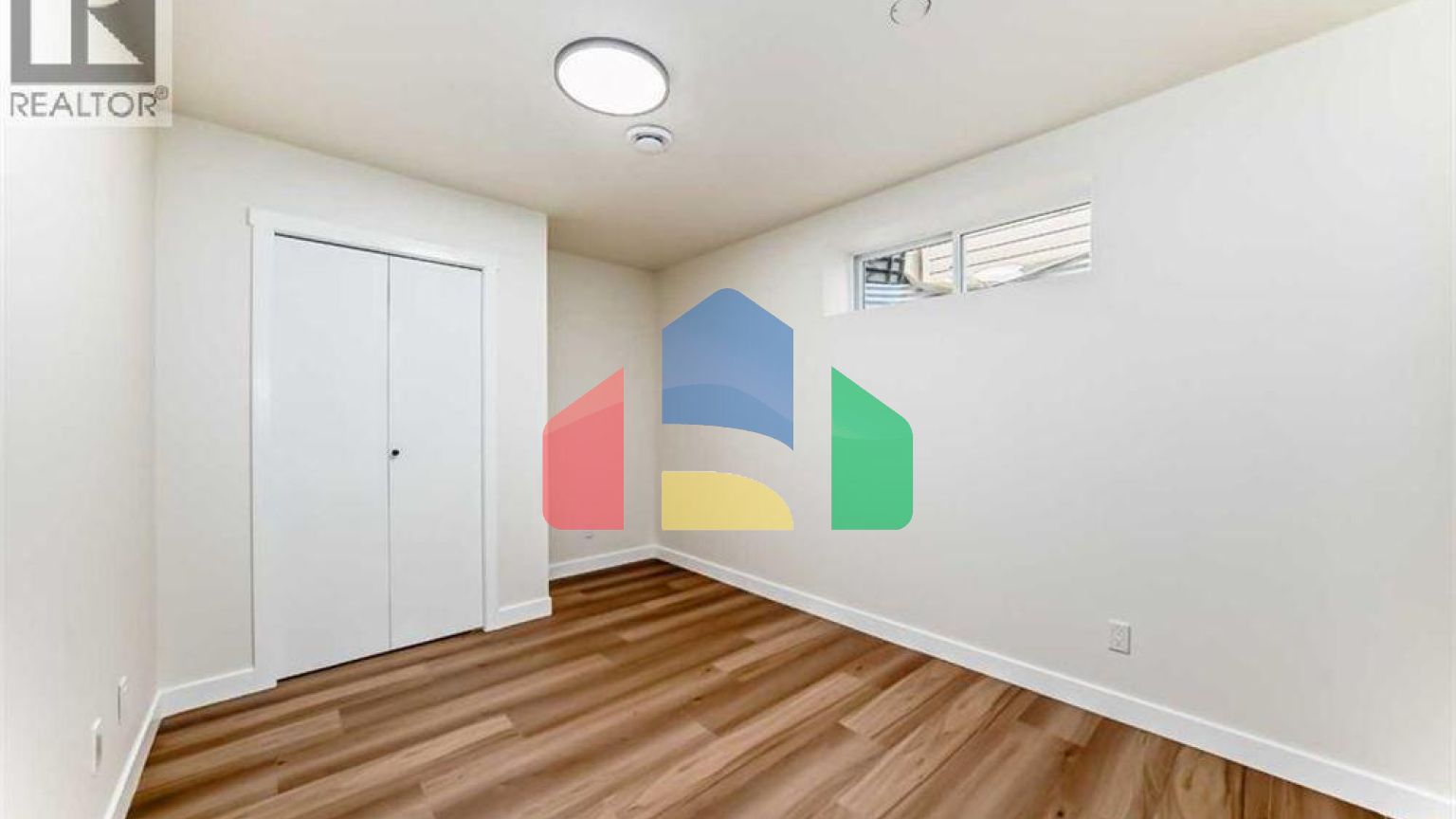 Residential - Single Family Home - Calgary, Canada - Canada