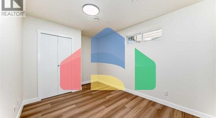 Residential - Single Family Home - Calgary, Canada - Canada