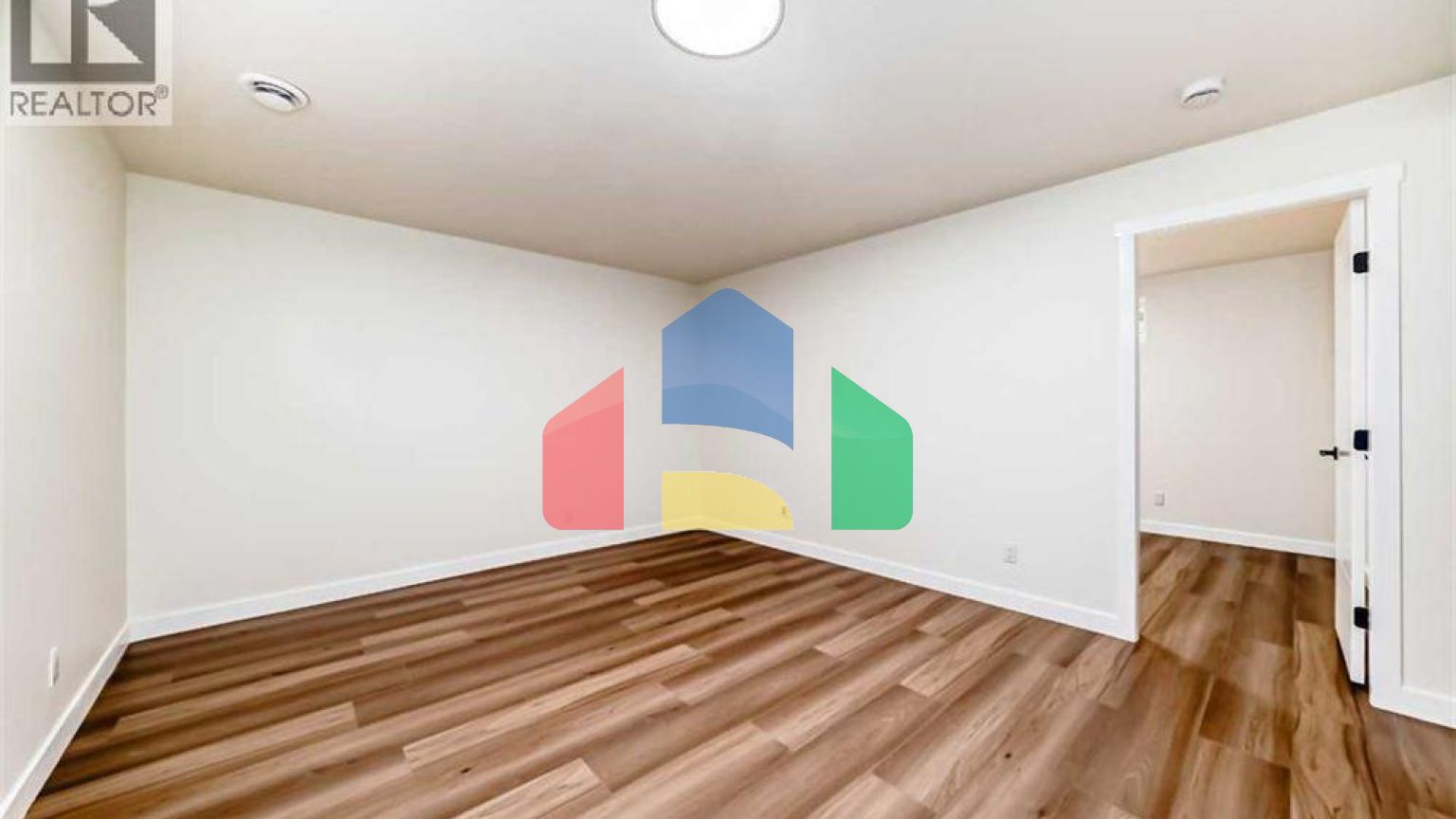 Residential - Single Family Home - Calgary, Canada - Canada