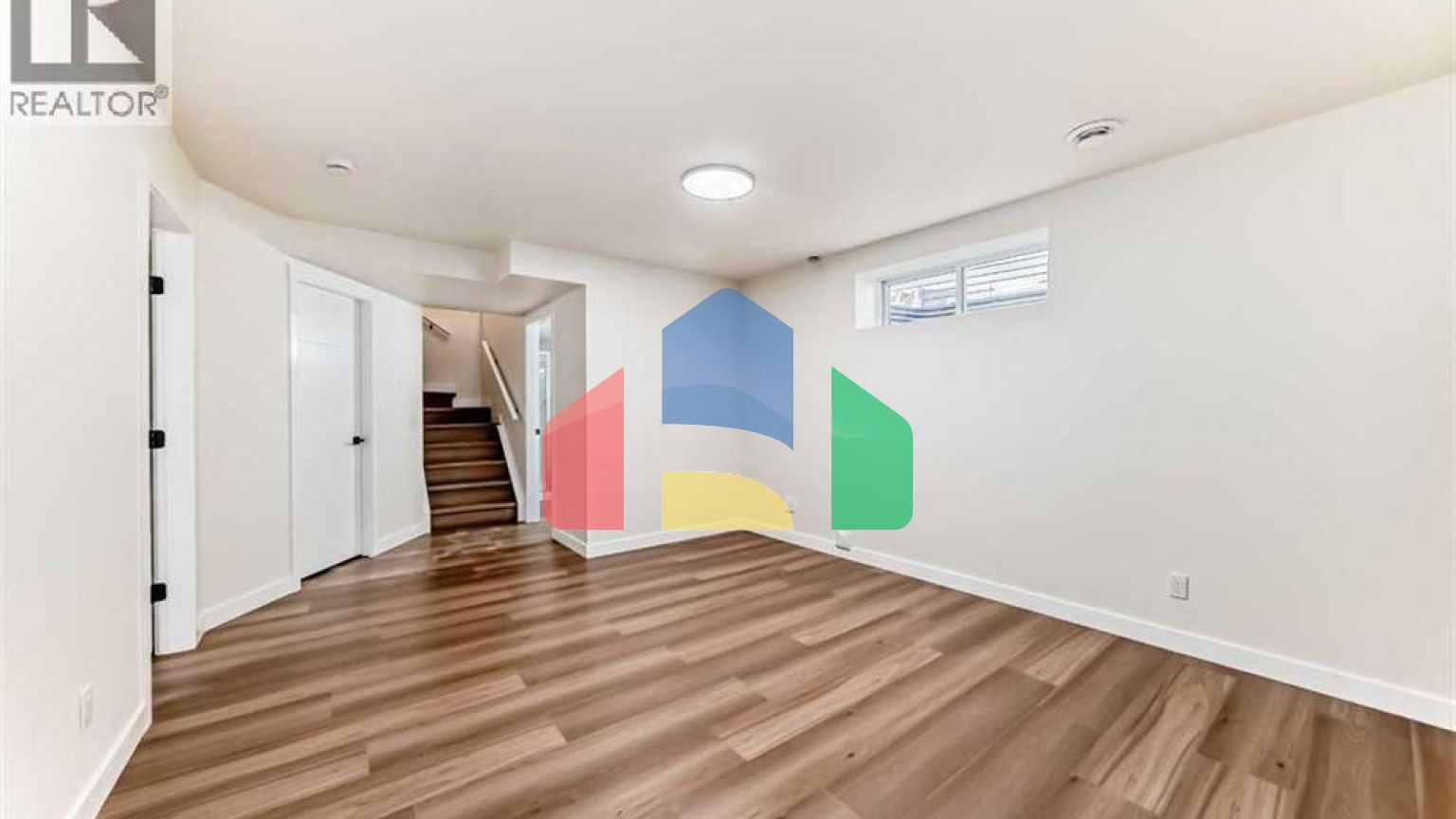 Residential - Single Family Home - Calgary, Canada - Canada