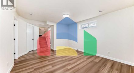 Residential - Single Family Home - Calgary, Canada - Canada