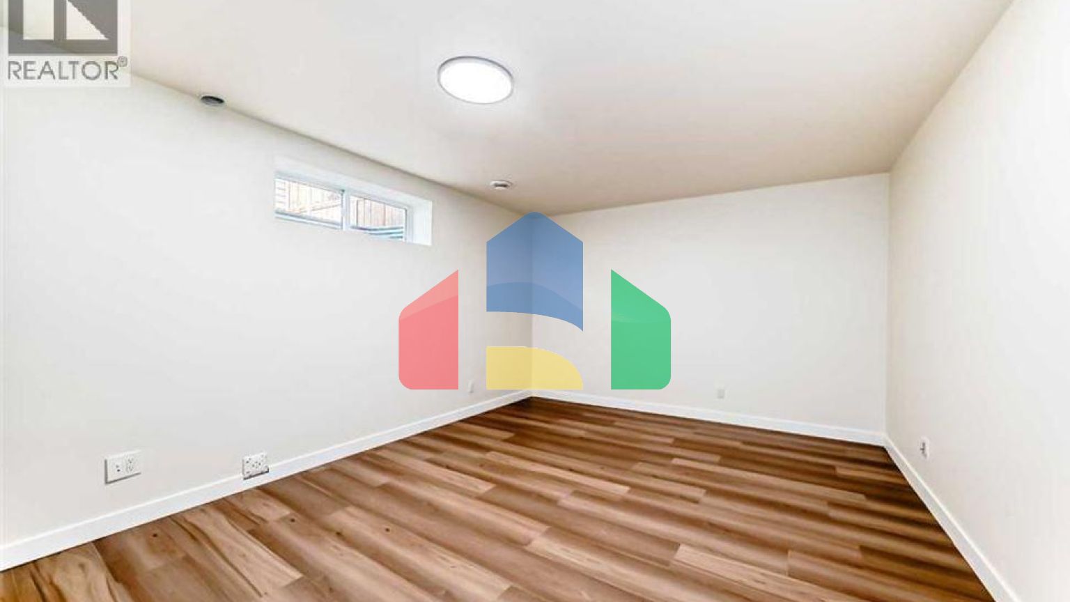 Residential - Single Family Home - Calgary, Canada - Canada