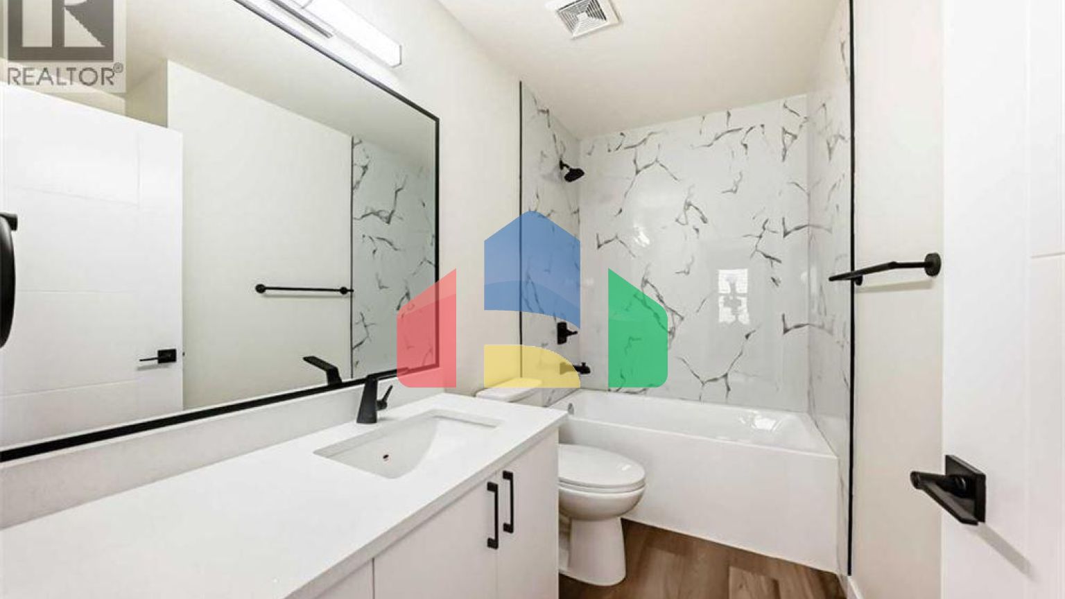 Residential - Single Family Home - Calgary, Canada - Canada