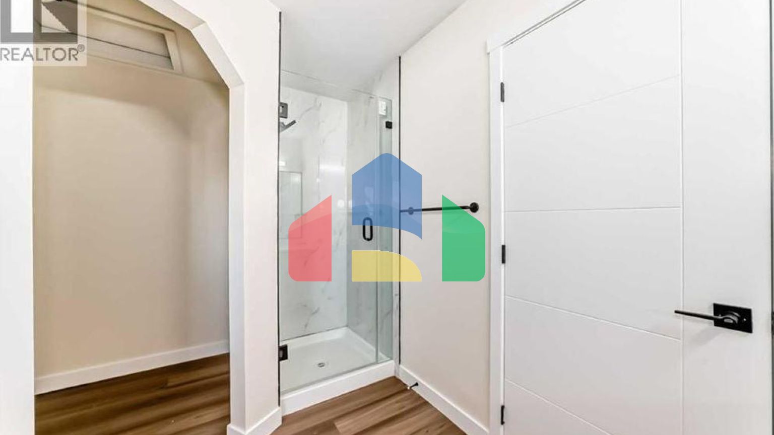 Residential - Single Family Home - Calgary, Canada - Canada