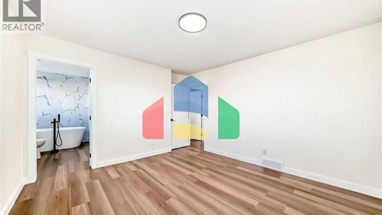 Residential - Single Family Home - Calgary, Canada - Canada