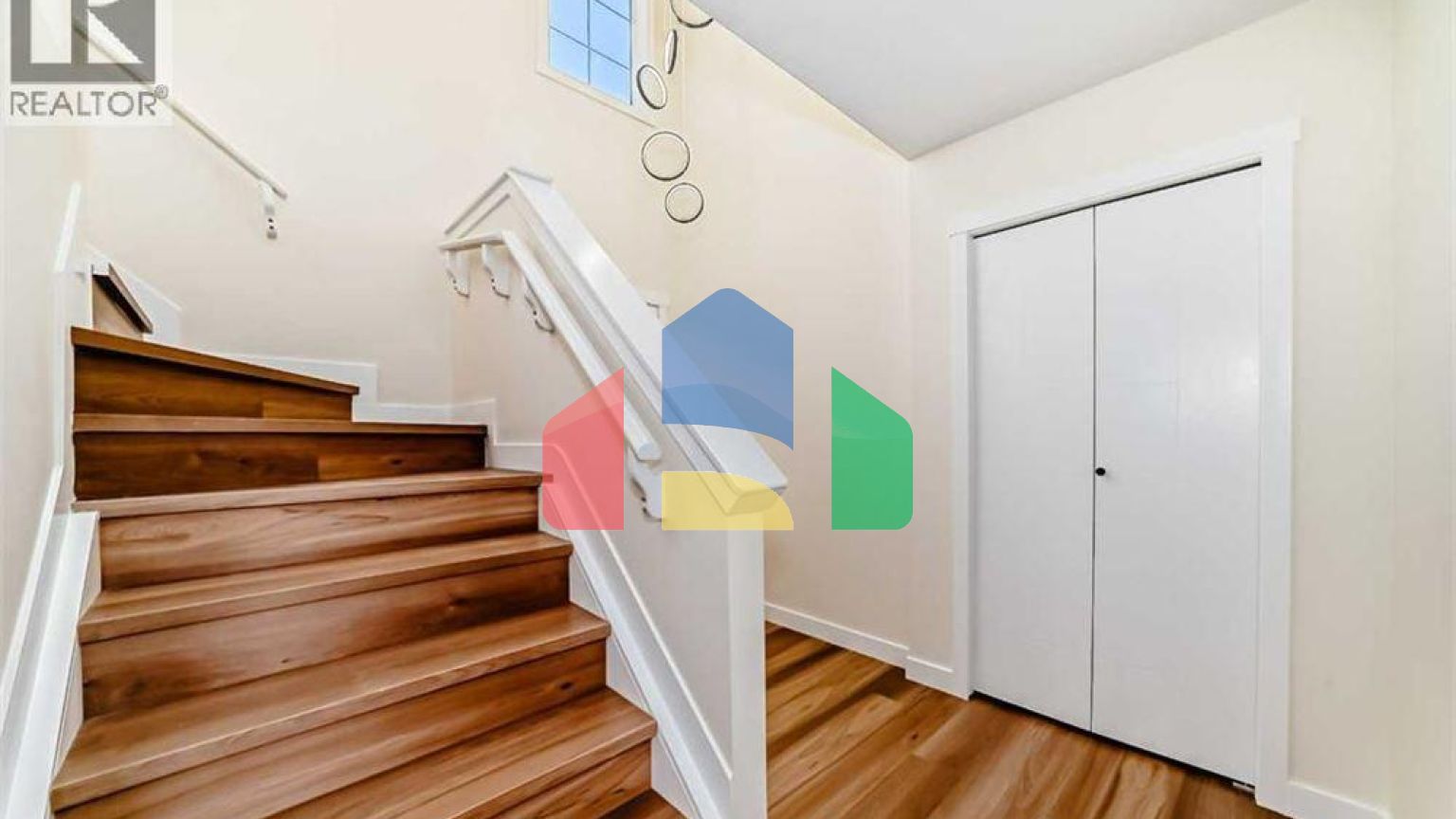 Residential - Single Family Home - Calgary, Canada - Canada