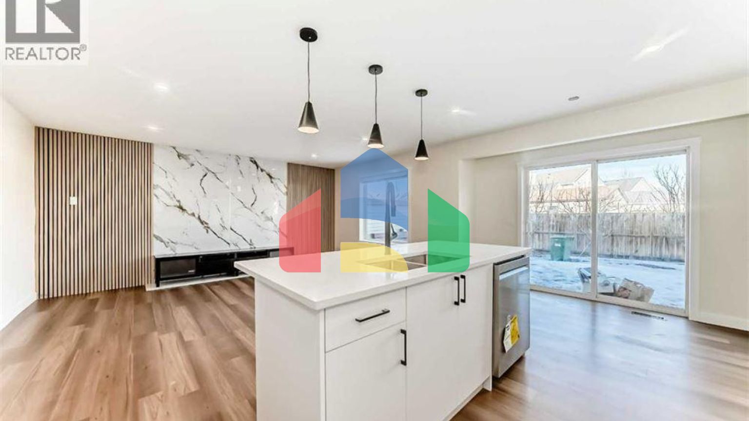 Residential - Single Family Home - Calgary, Canada - Canada