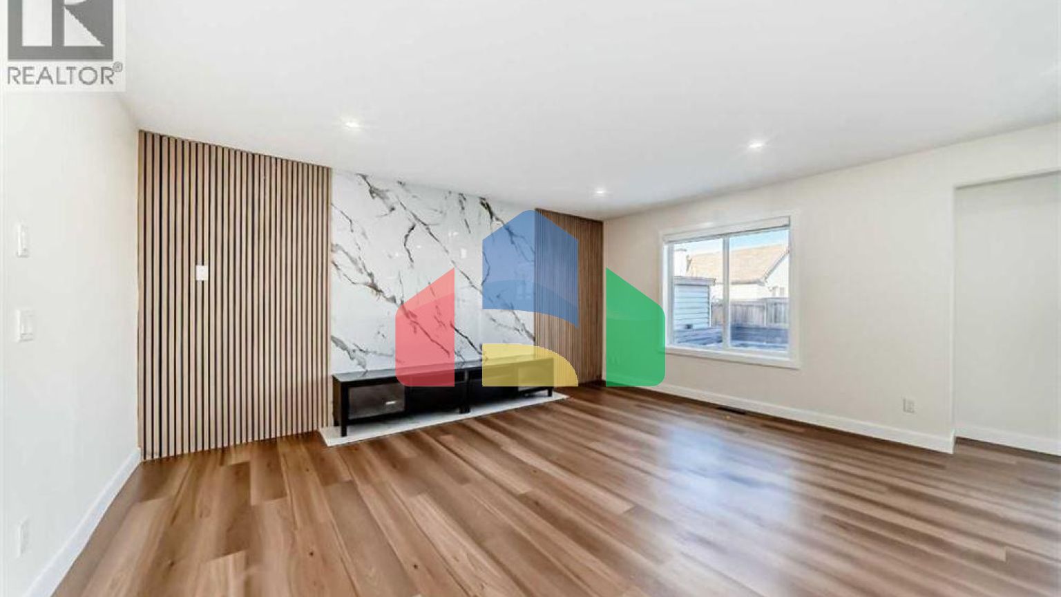 Residential - Single Family Home - Calgary, Canada - Canada