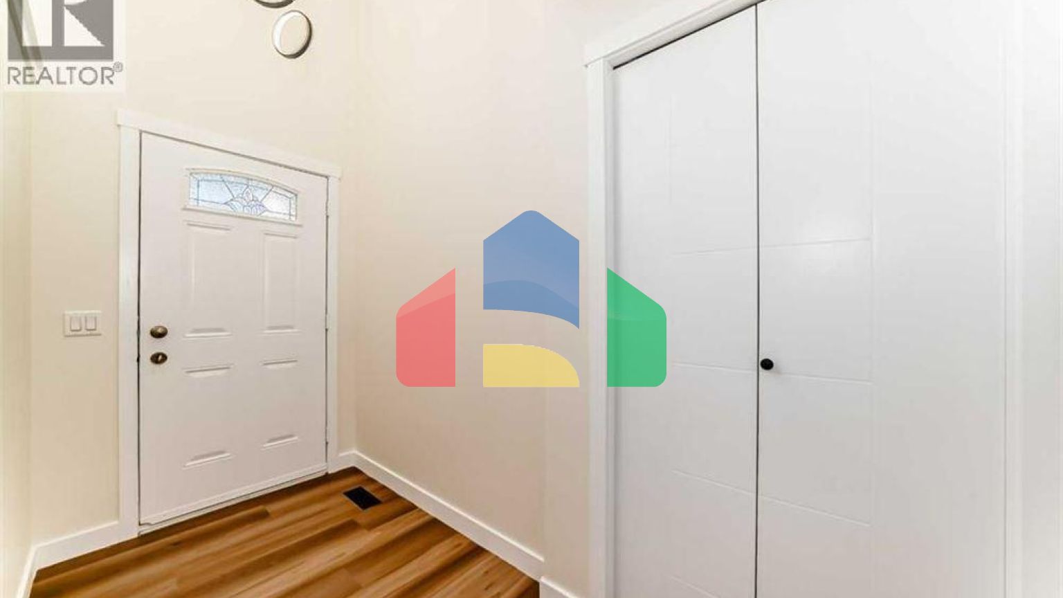 Residential - Single Family Home - Calgary, Canada - Canada