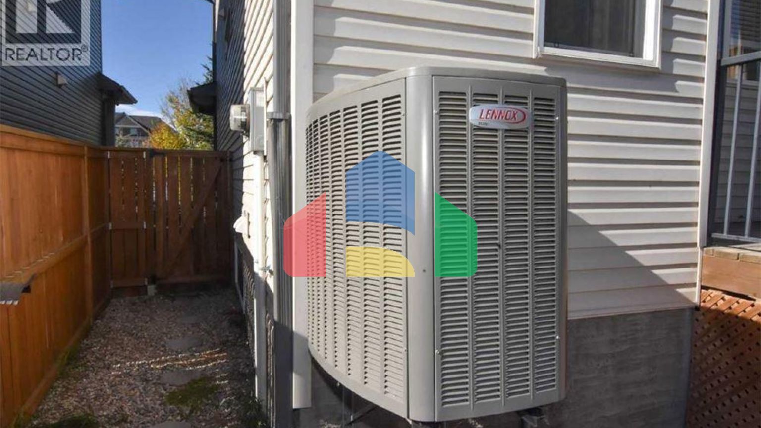 Residential - Single Family Home - Calgary, Canada - Canada