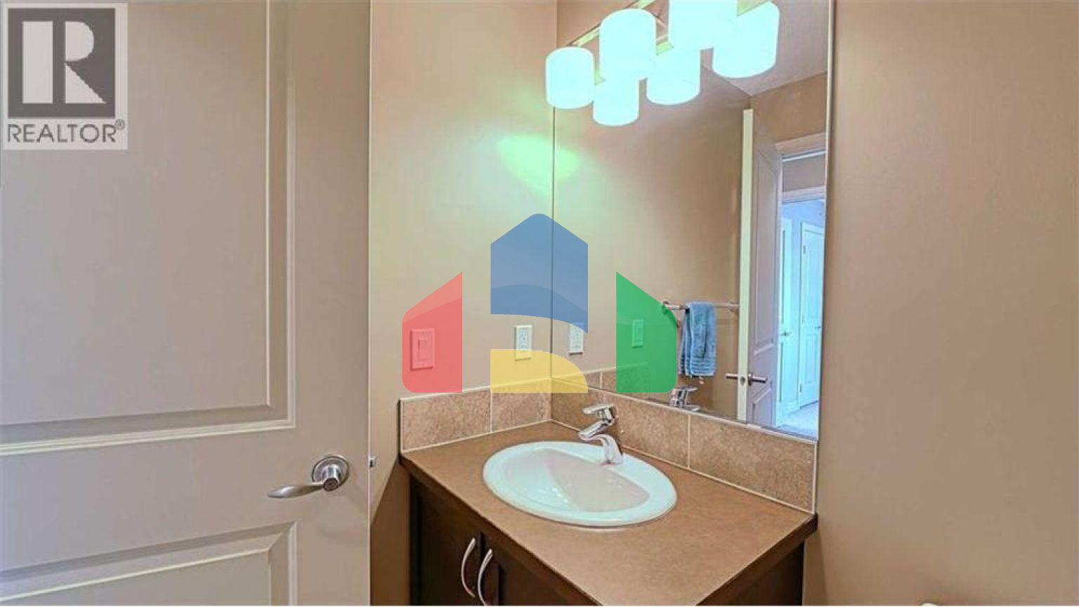 Residential - Single Family Home - Calgary, Canada - Canada