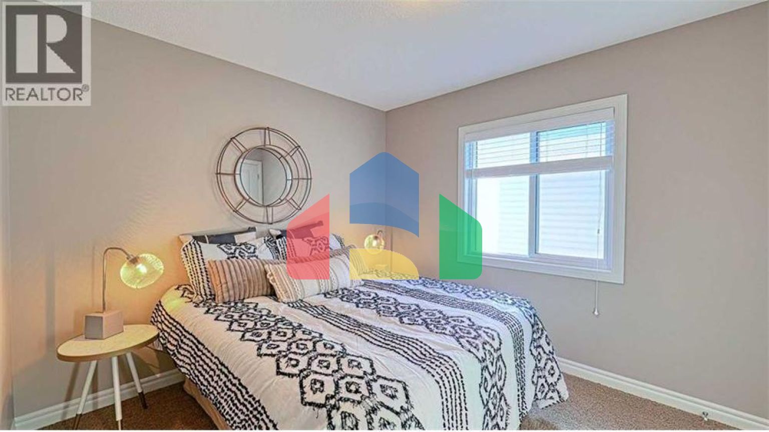 Residential - Single Family Home - Calgary, Canada - Canada