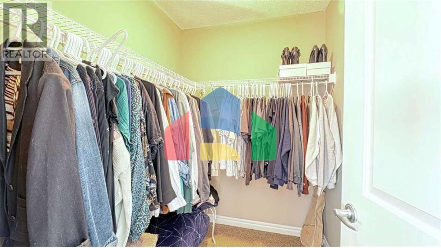 Residential - Single Family Home - Calgary, Canada - Canada