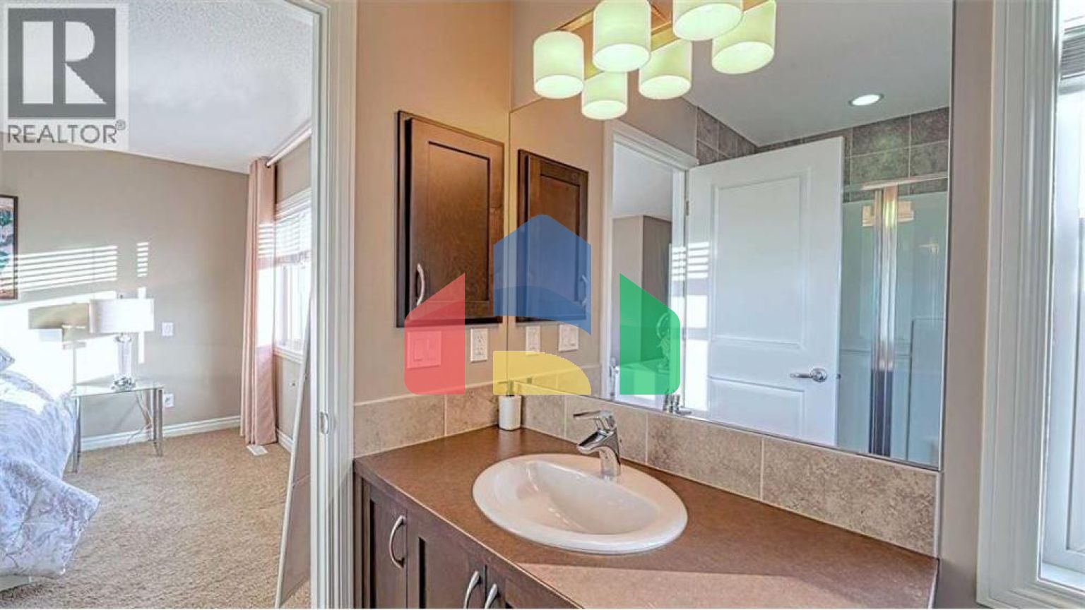 Residential - Single Family Home - Calgary, Canada - Canada