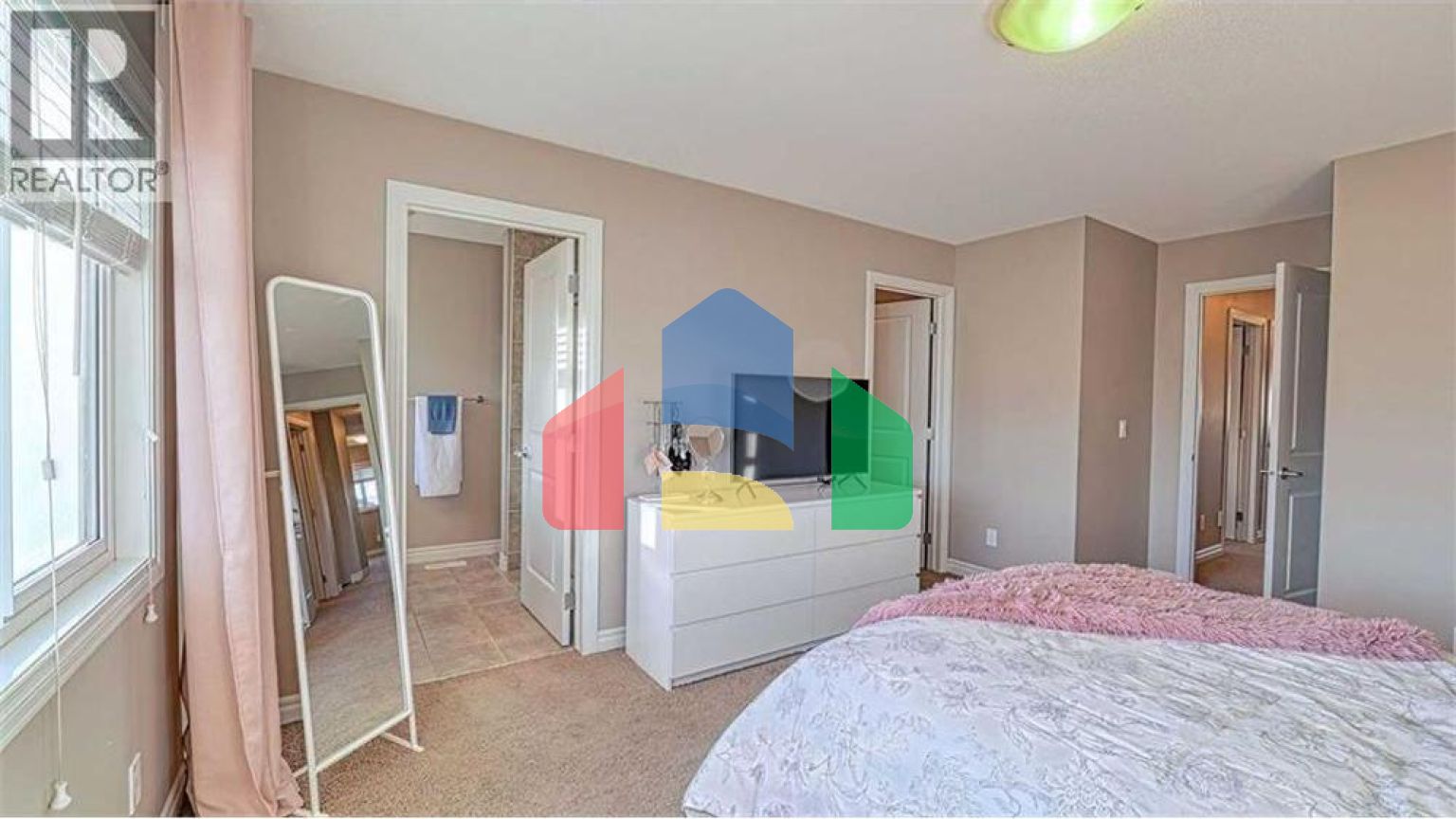 Residential - Single Family Home - Calgary, Canada - Canada