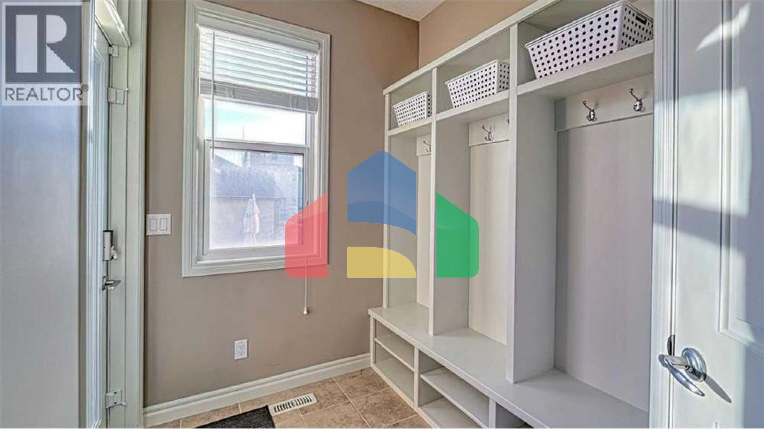 Residential - Single Family Home - Calgary, Canada - Canada