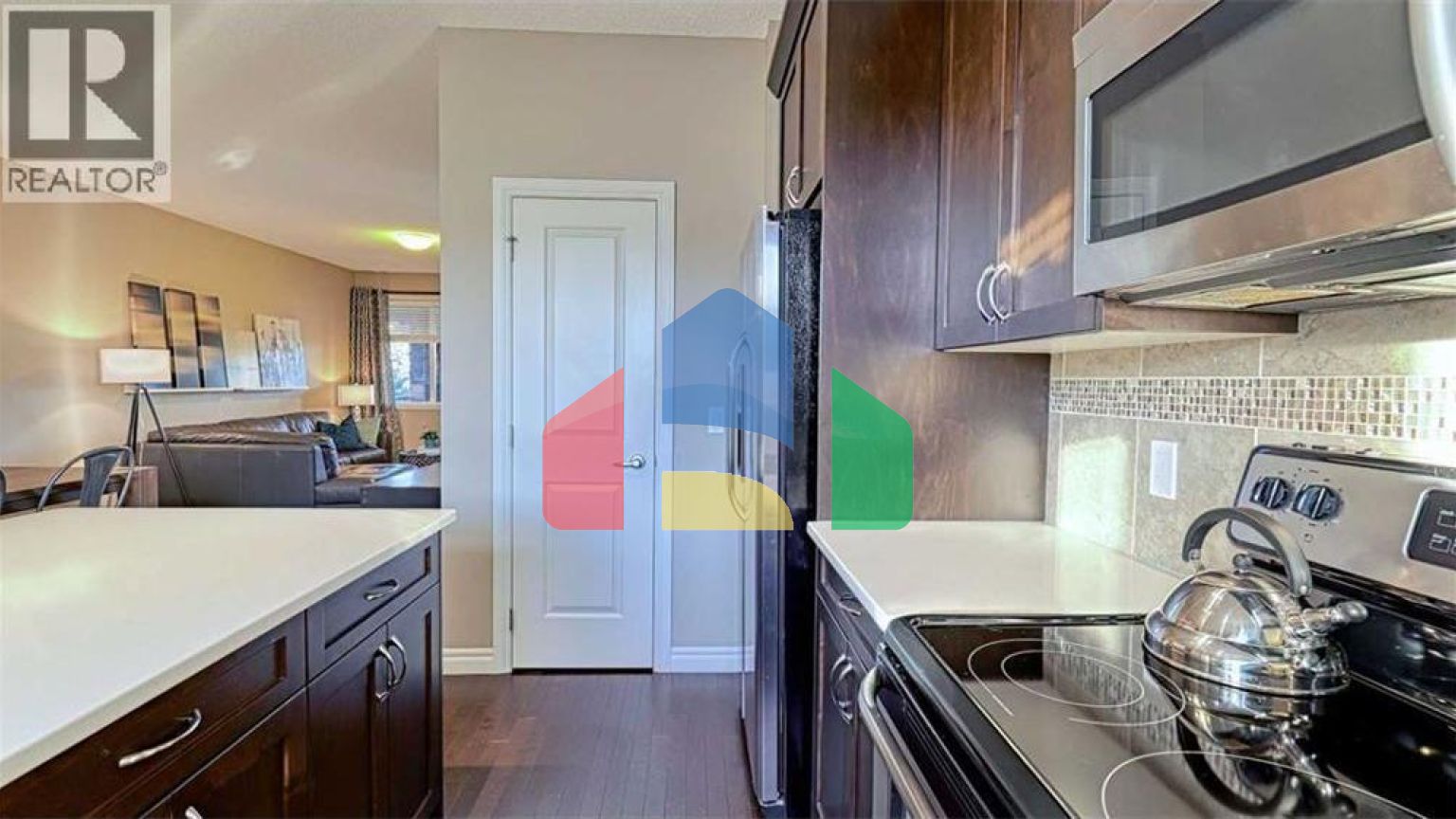 Residential - Single Family Home - Calgary, Canada - Canada