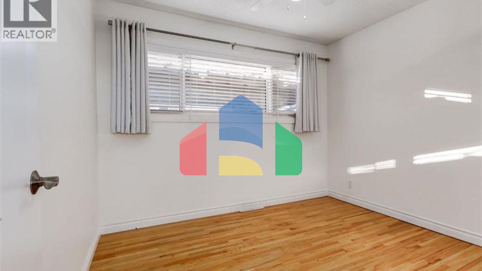 Residential - Single Family Home - Calgary, Canada - Canada